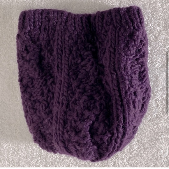 5/$25 Purple Acrylic Wool Cable Knit Toque Beanie With Pom Pom - Picture 6 of 8